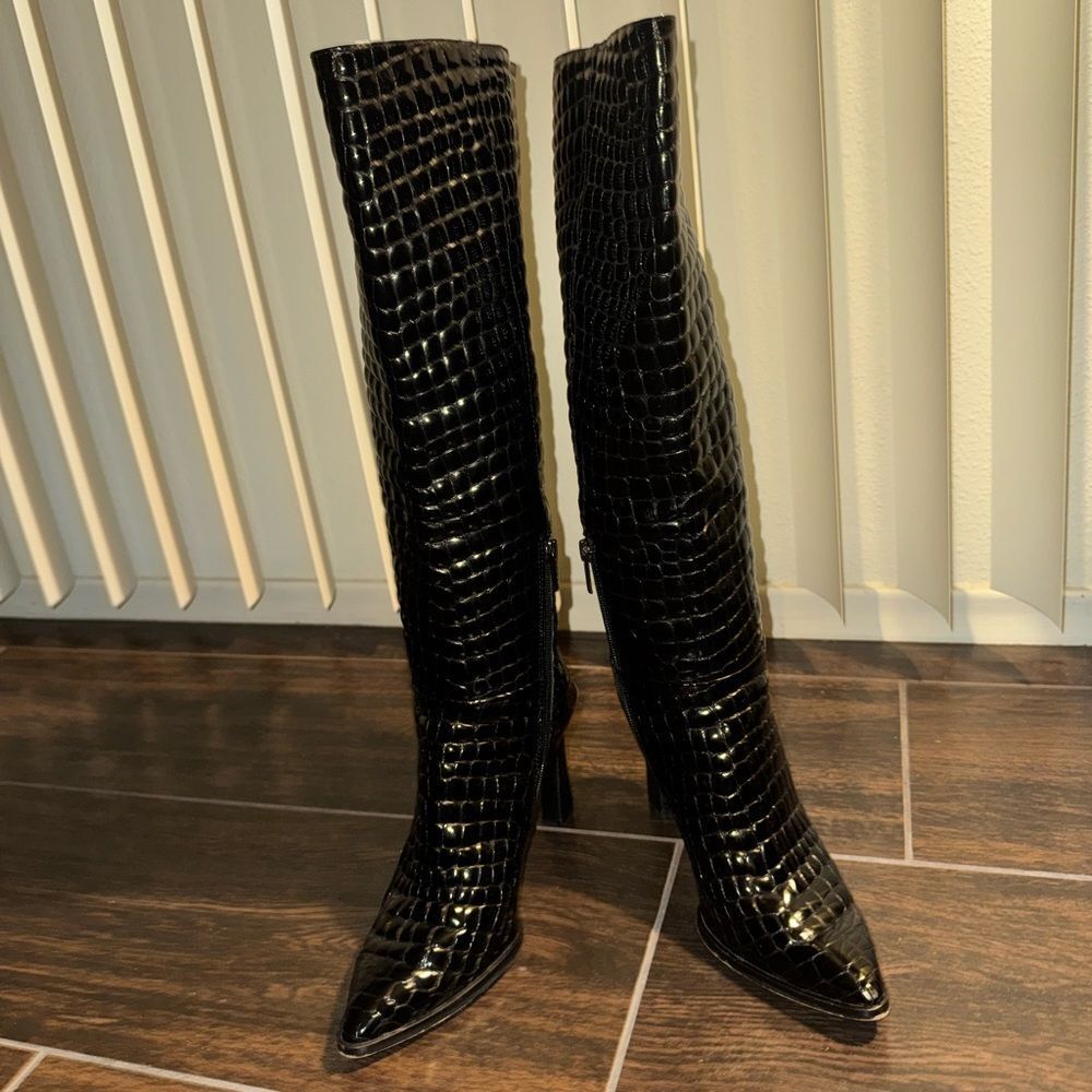 Vince Camuto Pelsna Island Black Croc Embossed Pointed Toe Stiletto Boots Sz 7.5 - Picture 5 of 9